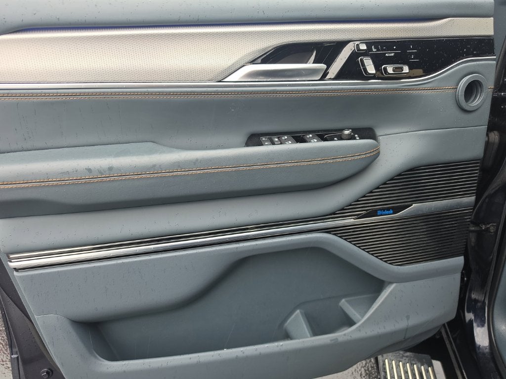 2023 Jeep Grand Wagoneer Series III
