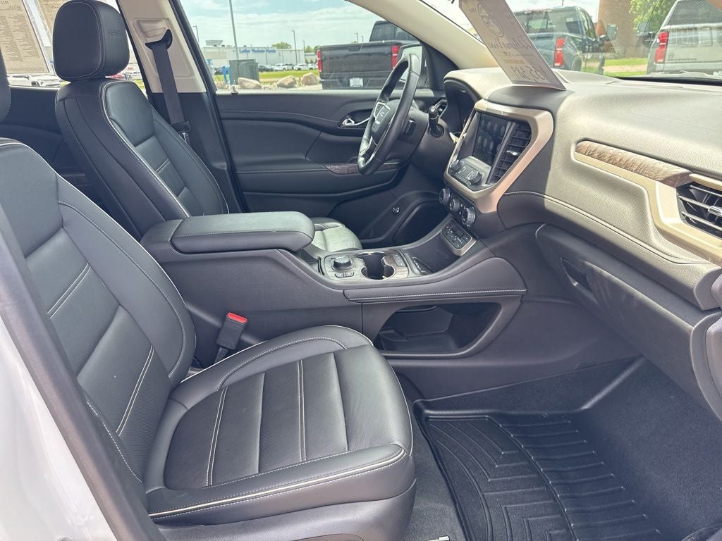 2022 GMC Acadia Denali