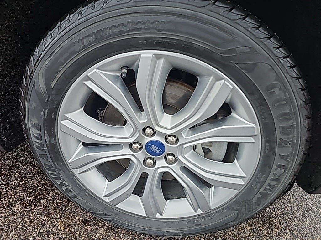 2020 Ford Edge Titanium