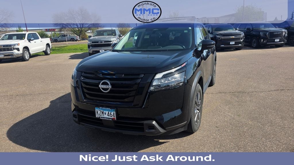 2024 Nissan Pathfinder SV