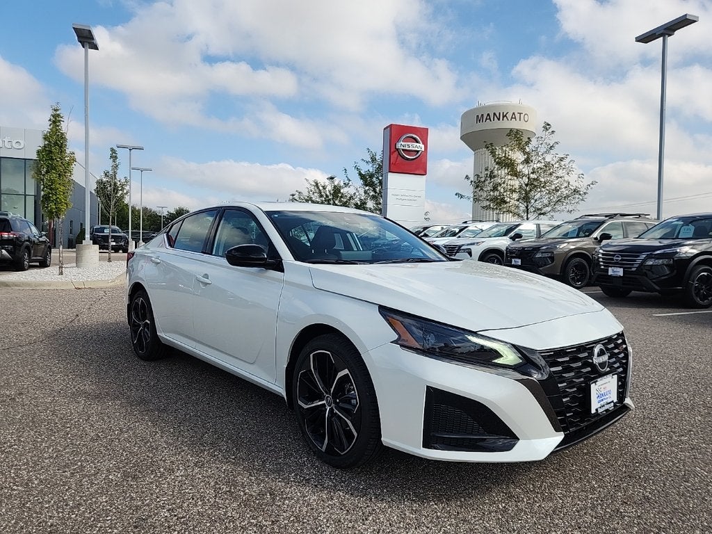 2025 Nissan Altima 2.5 SR