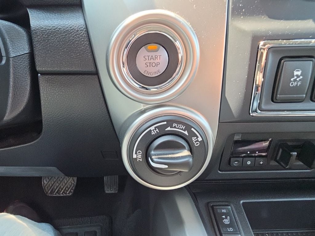 2020 Nissan Titan SV