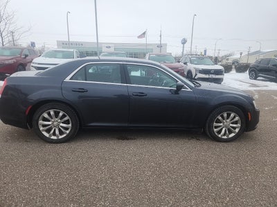 2016 Chrysler 300 Limited