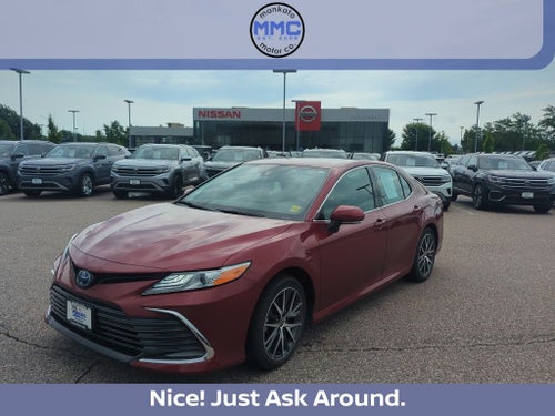 2022 Toyota Camry Hybrid XLE