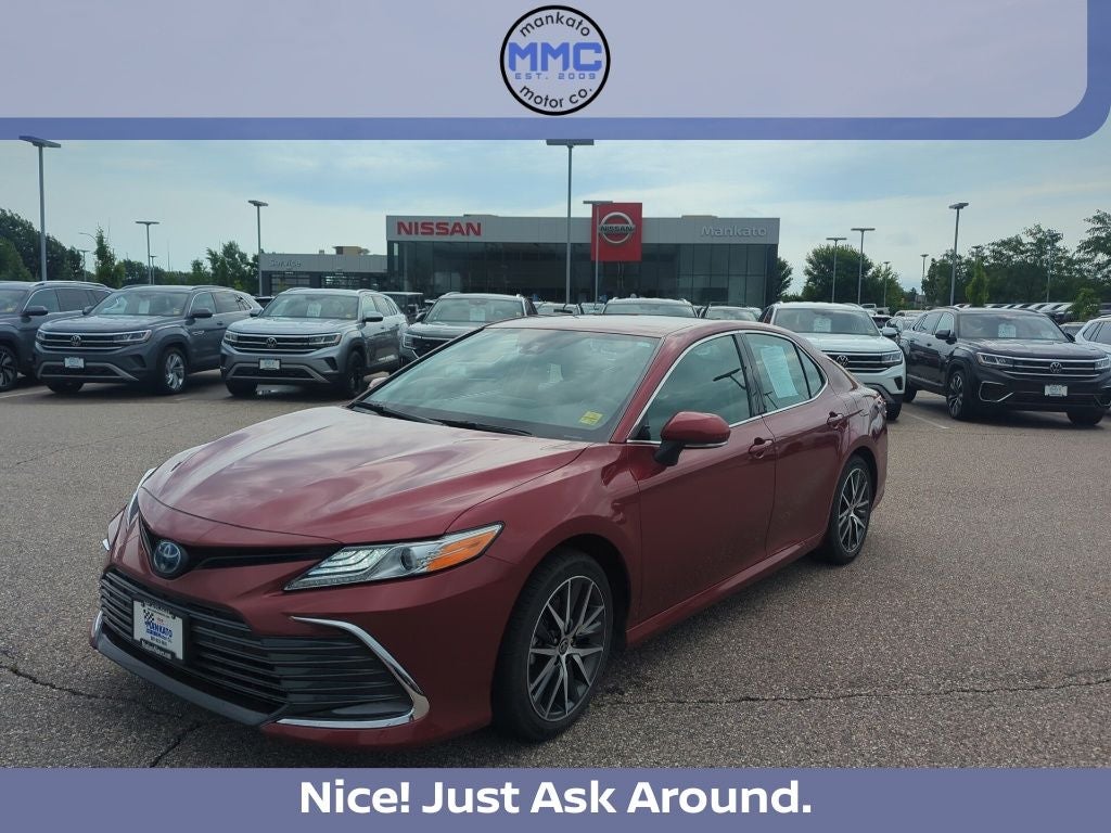 2022 Toyota Camry Hybrid XLE