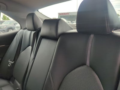 2022 Toyota Camry Hybrid XLE