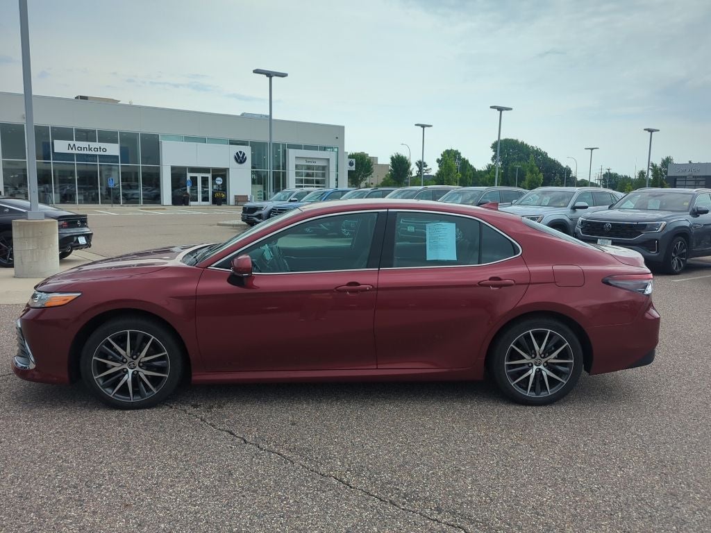 2022 Toyota Camry Hybrid XLE