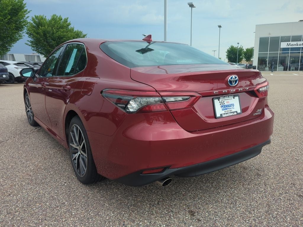 2022 Toyota Camry Hybrid XLE