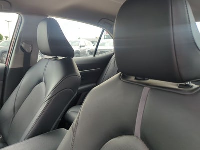 2022 Toyota Camry Hybrid XLE