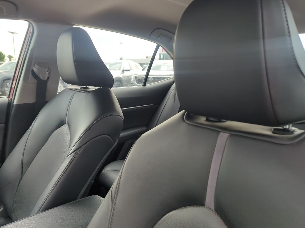 2022 Toyota Camry Hybrid XLE