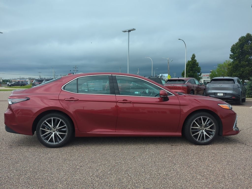 2022 Toyota Camry Hybrid XLE