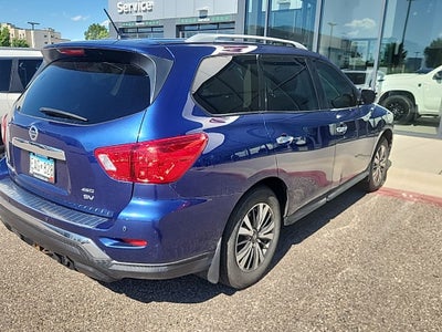 2017 Nissan Pathfinder SV