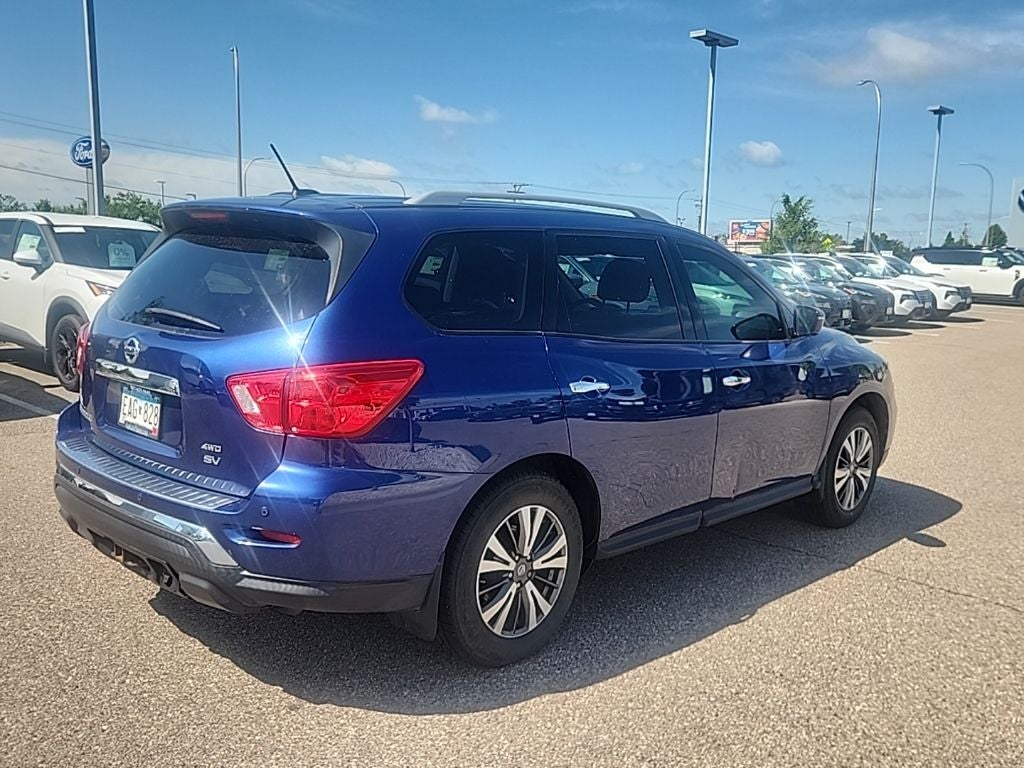 2017 Nissan Pathfinder SV