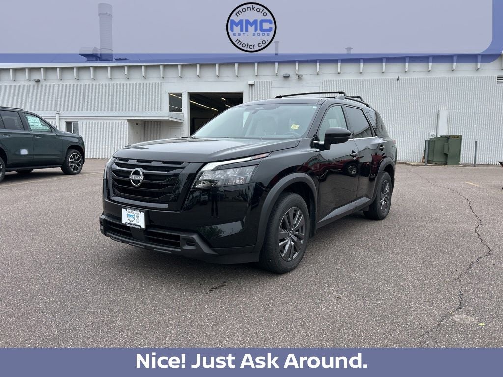 2024 Nissan Pathfinder SV