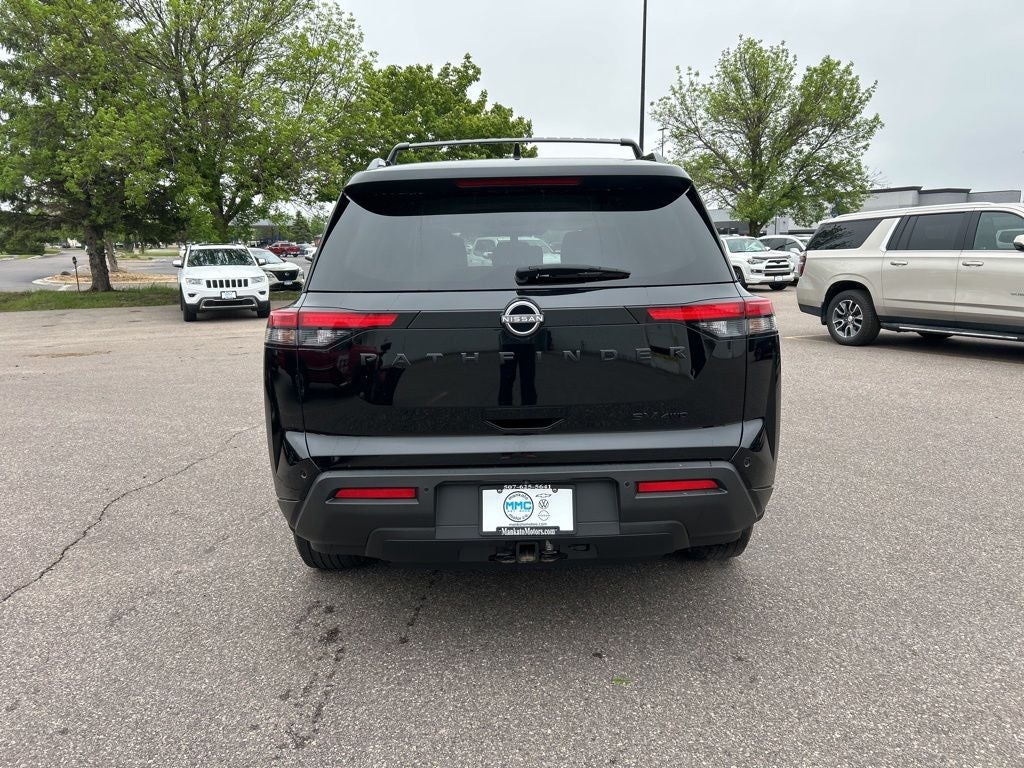 2024 Nissan Pathfinder SV