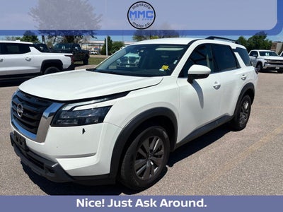 2025 Nissan Pathfinder SV