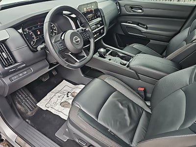 2022 Nissan Pathfinder SL