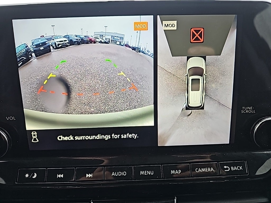 2022 Nissan Pathfinder SL