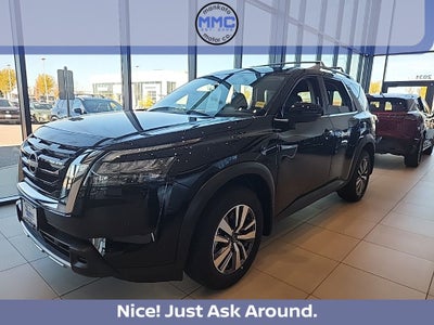 2025 Nissan Pathfinder SL