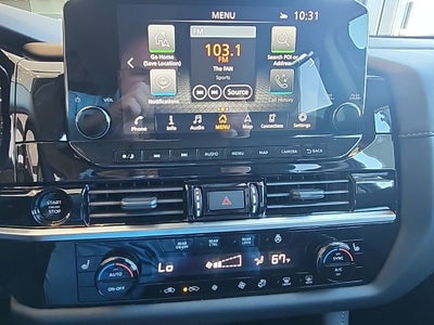 2025 Nissan Pathfinder SL