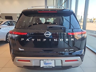 2025 Nissan Pathfinder SL