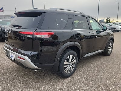 2025 Nissan Pathfinder SL