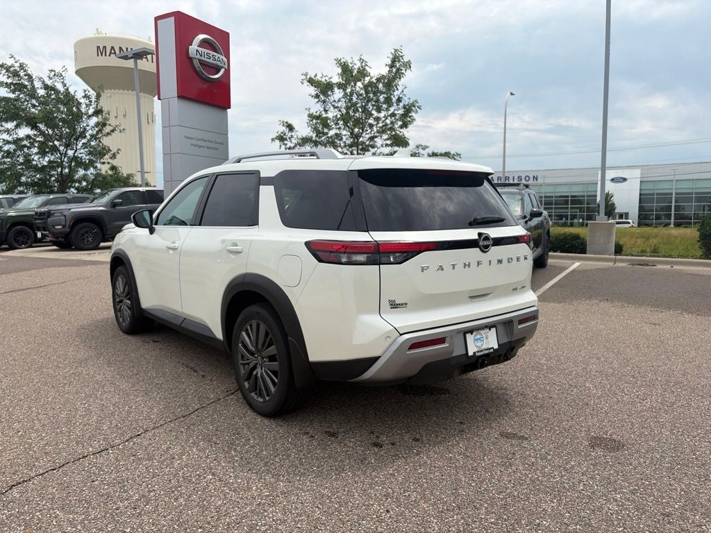 2024 Nissan Pathfinder SL