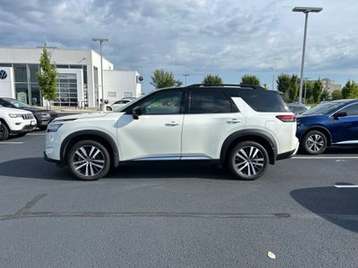 2024 Nissan Pathfinder Platinum