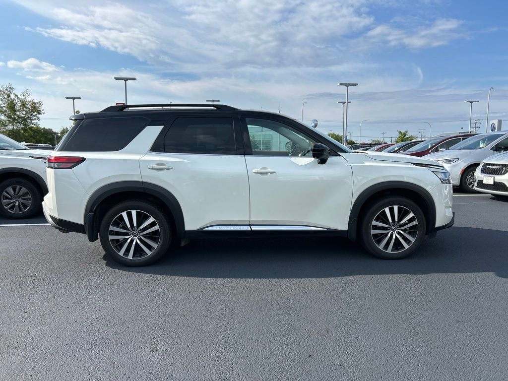 2024 Nissan Pathfinder Platinum