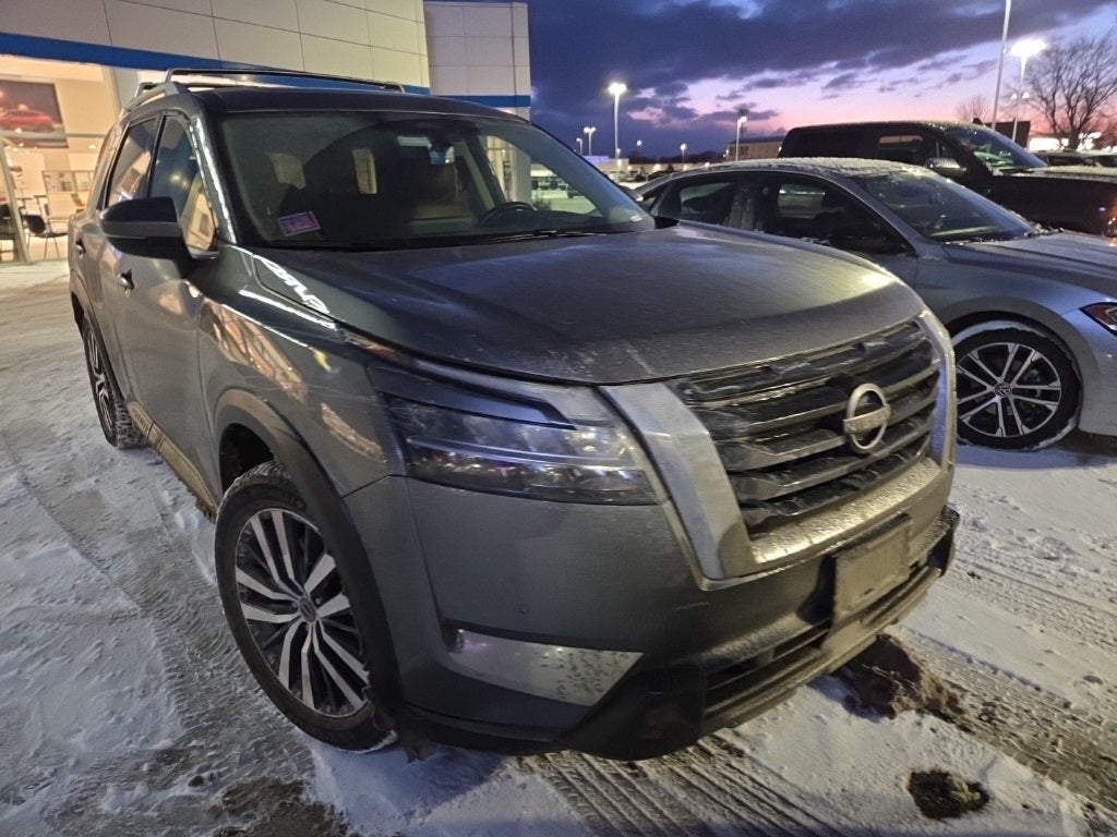 2023 Nissan Pathfinder Platinum