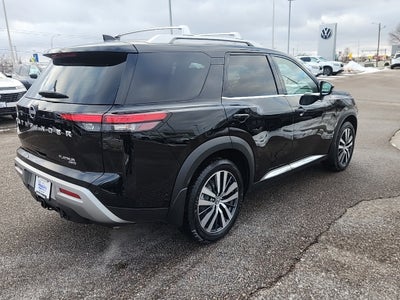 2022 Nissan Pathfinder Platinum