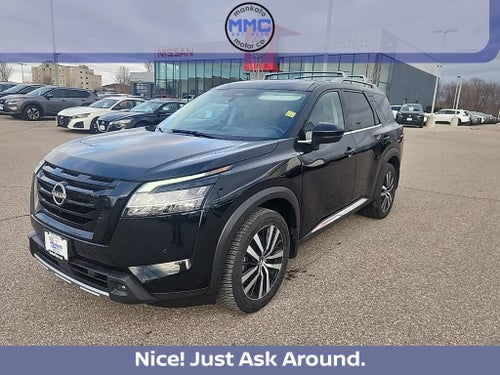 2023 Nissan Pathfinder Platinum