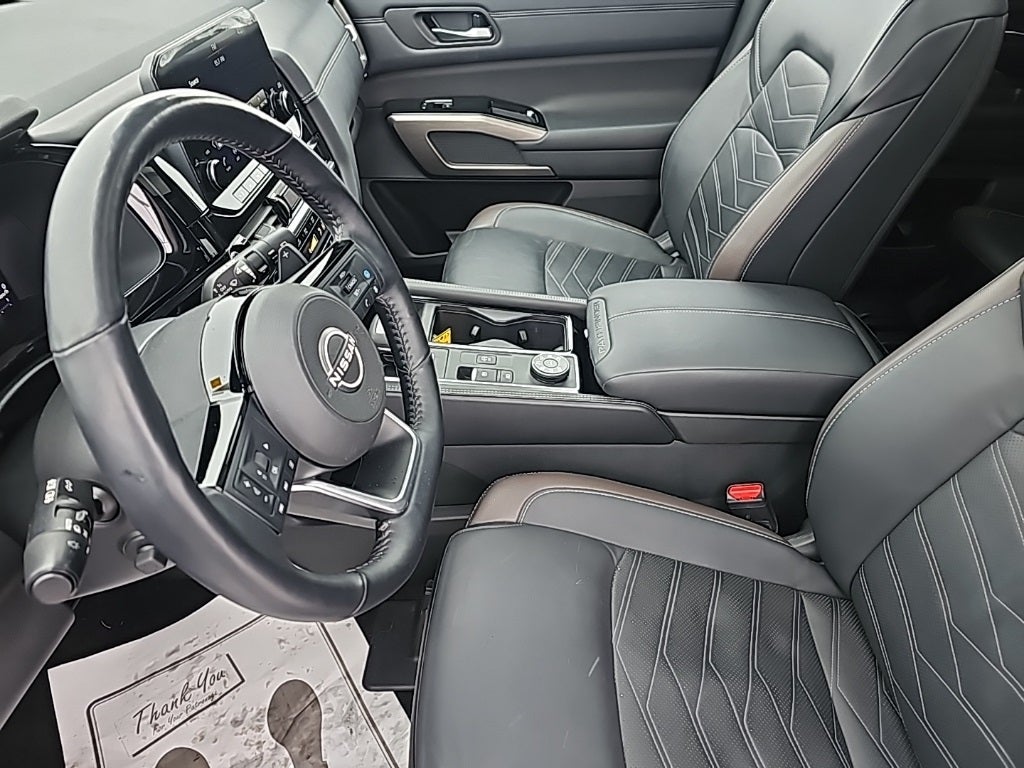 2023 Nissan Pathfinder Platinum