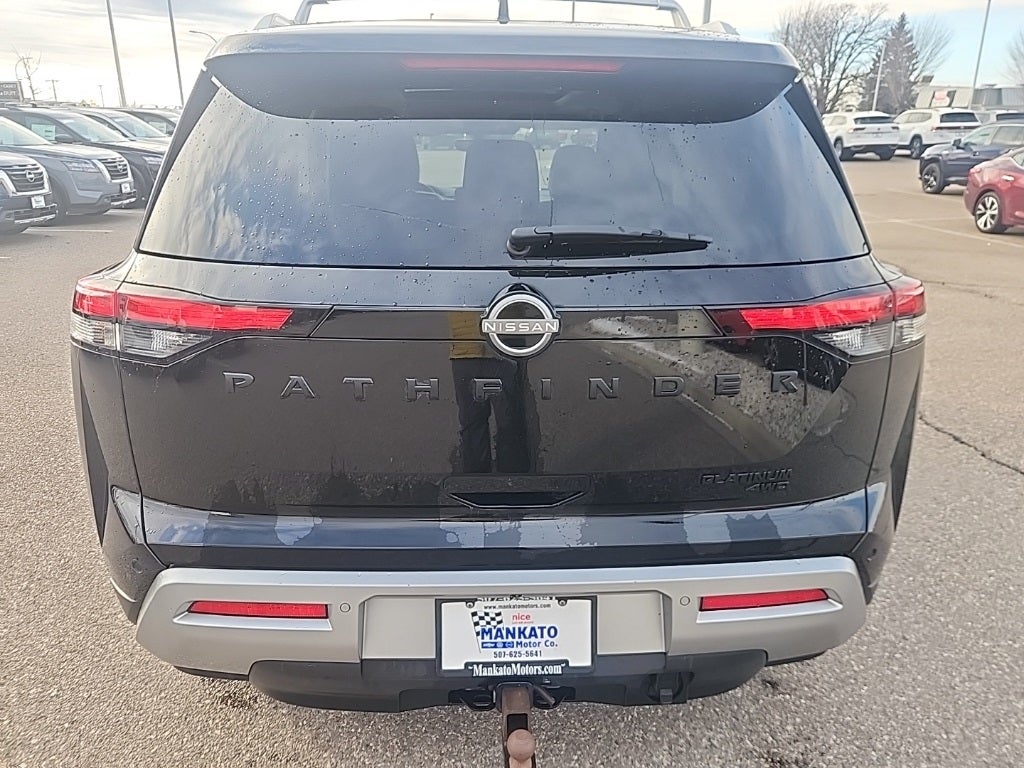 2023 Nissan Pathfinder Platinum