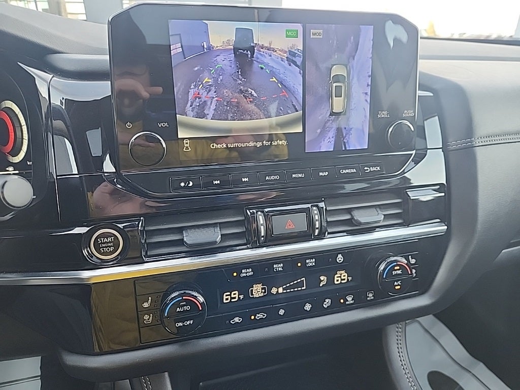 2024 Nissan Pathfinder Platinum