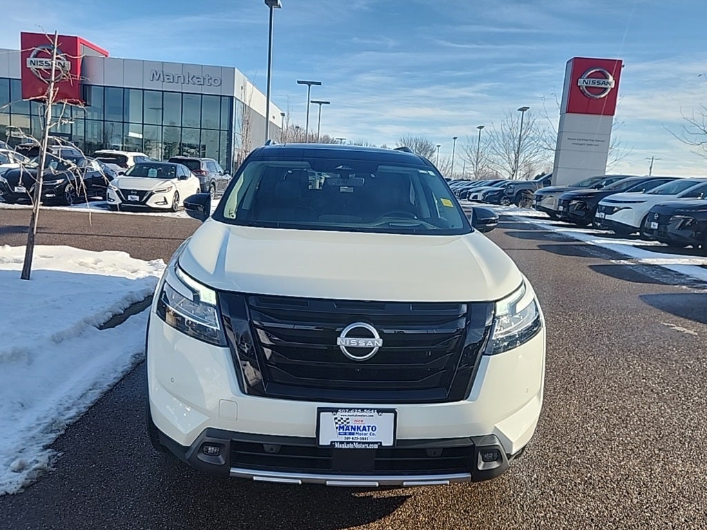 2024 Nissan Pathfinder Platinum