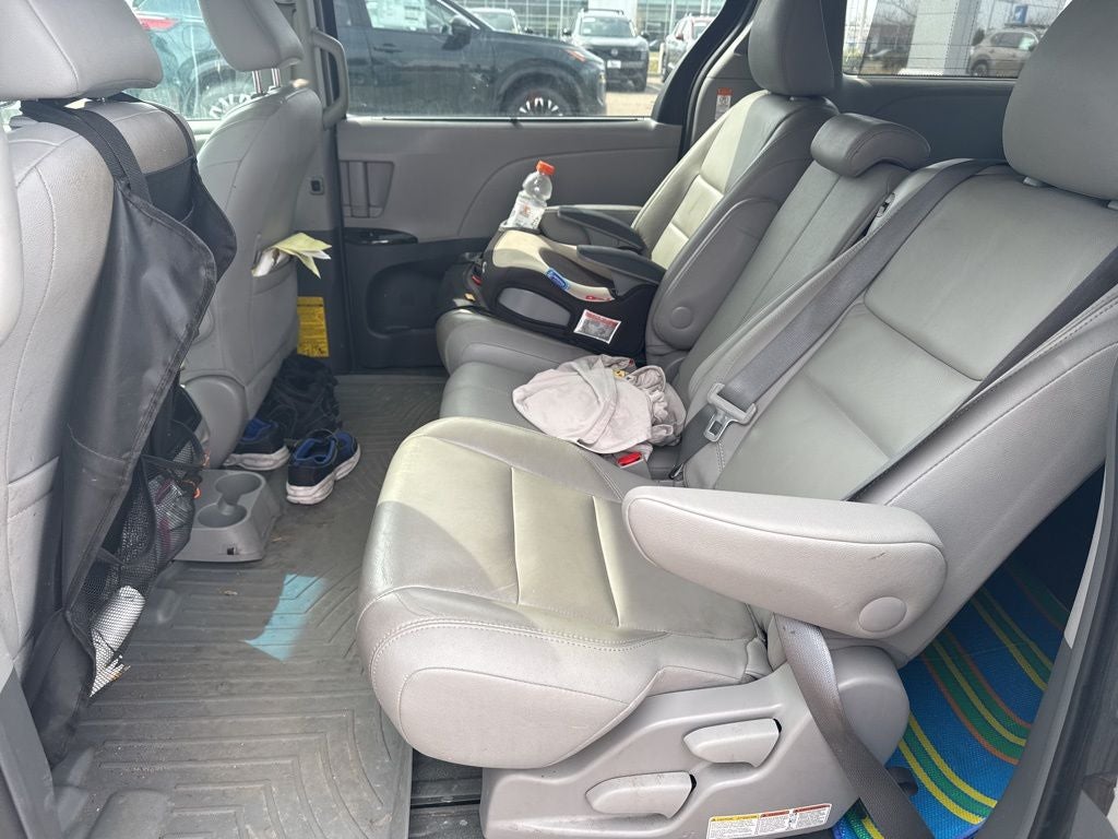 2015 Toyota Sienna XLE 8 Passenger