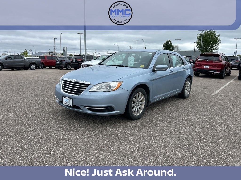 2014 Chrysler 200 Touring's photo