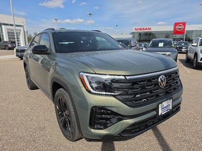 2026 Volkswagen Atlas Cross Sport 2.0T SEL R-Line Black