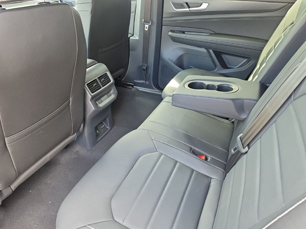 2026 Volkswagen Atlas Cross Sport 2.0T SEL R-Line Black