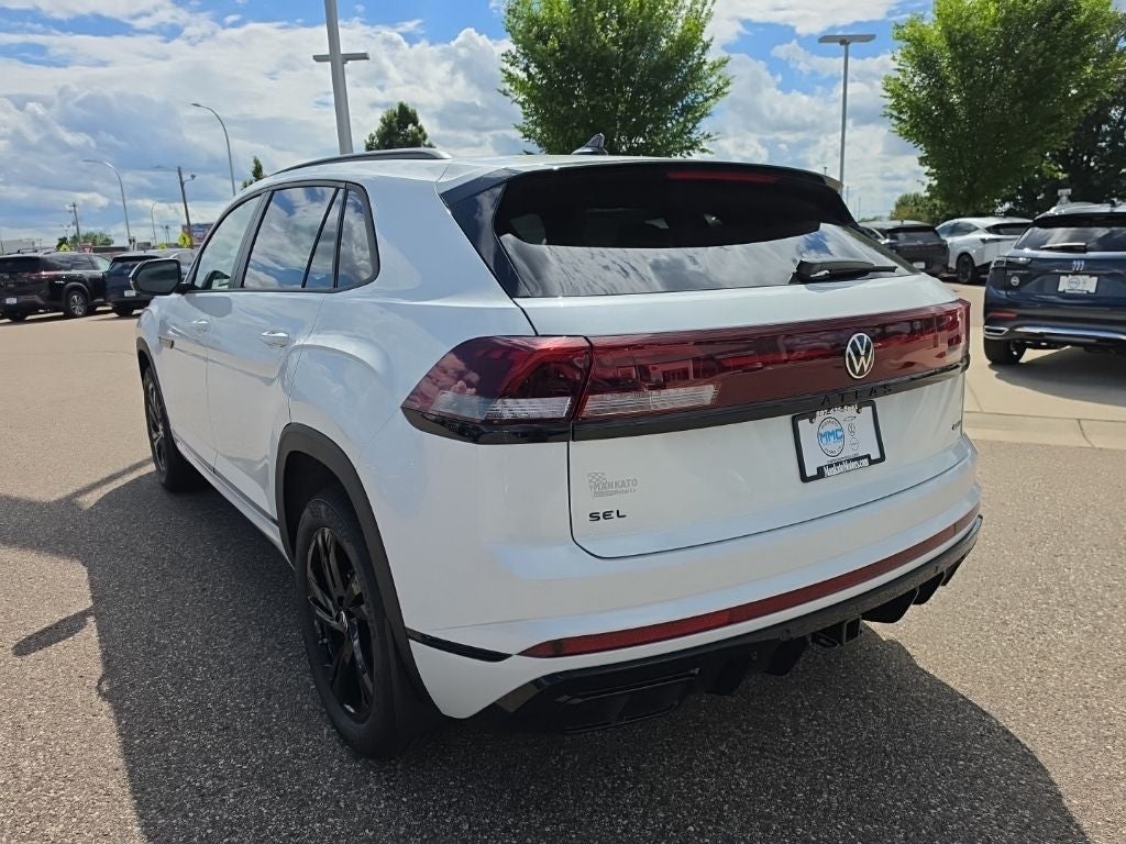2026 Volkswagen Atlas Cross Sport 2.0T SEL R-Line Black