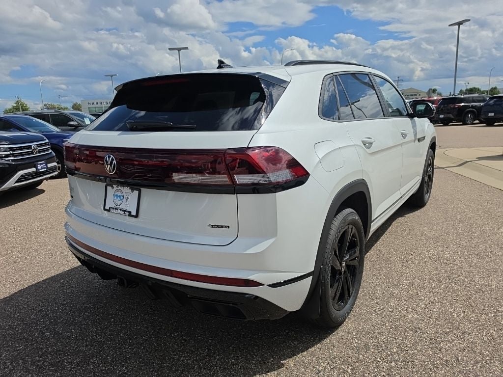 2026 Volkswagen Atlas Cross Sport 2.0T SEL R-Line Black