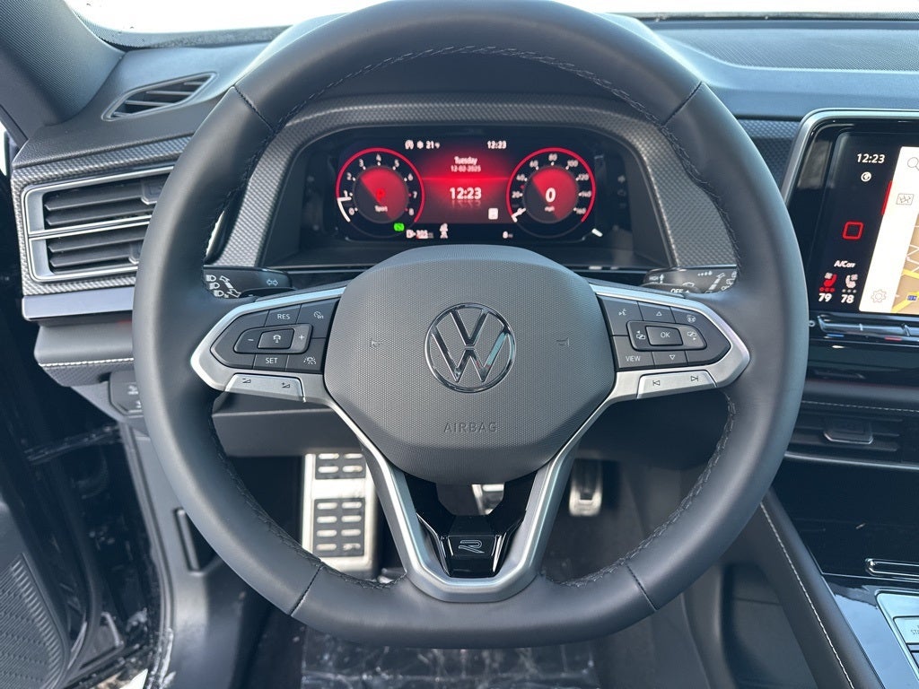 2026 Volkswagen Atlas Cross Sport 2.0T SEL R-Line Black