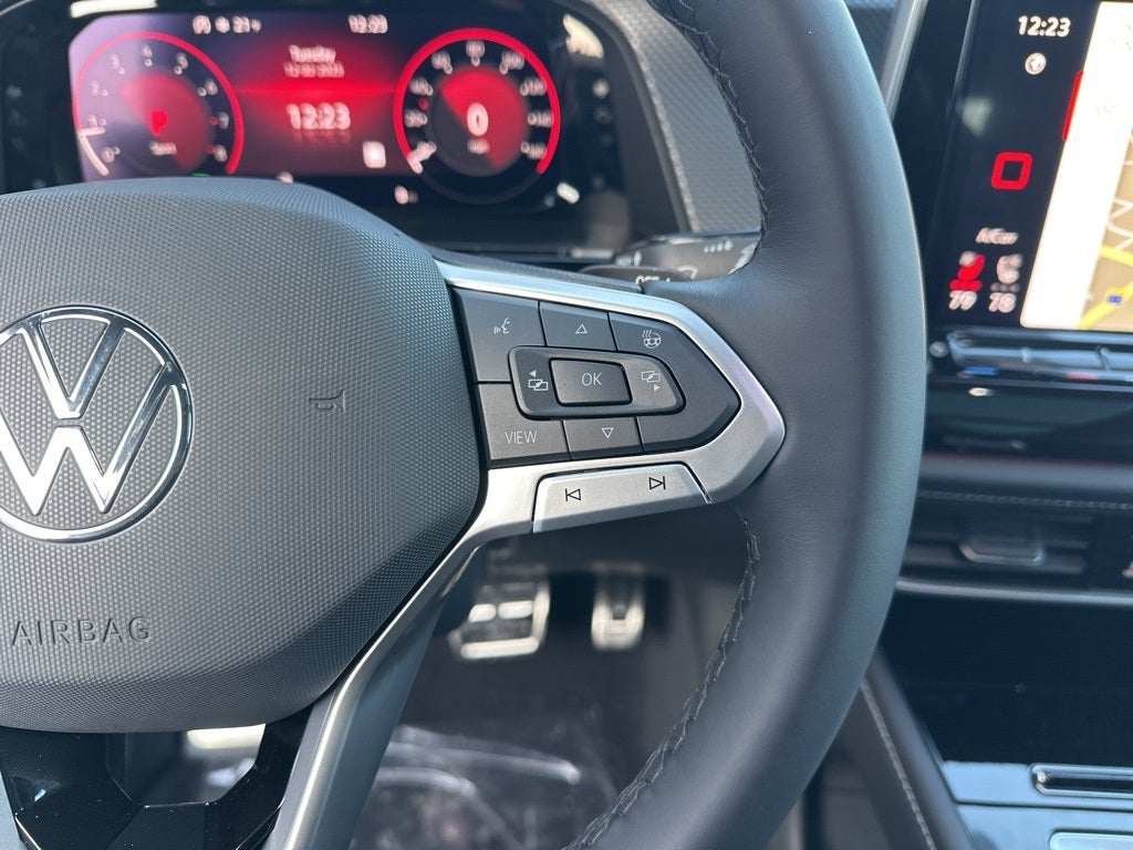 2026 Volkswagen Atlas Cross Sport 2.0T SEL R-Line Black