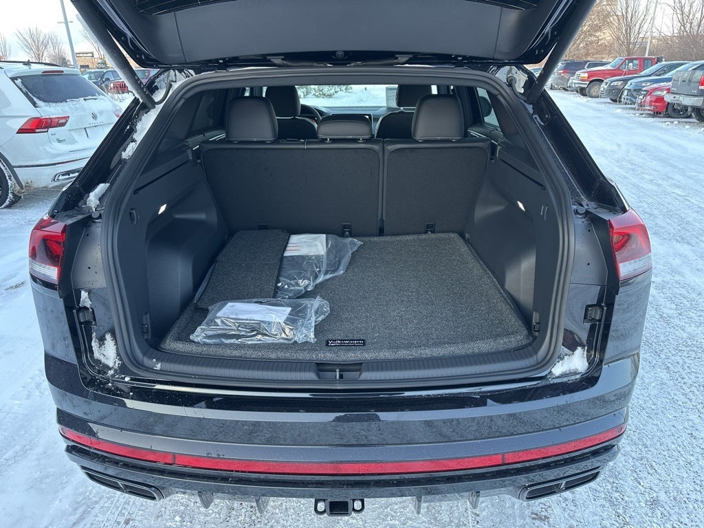 2026 Volkswagen Atlas Cross Sport 2.0T SEL R-Line Black