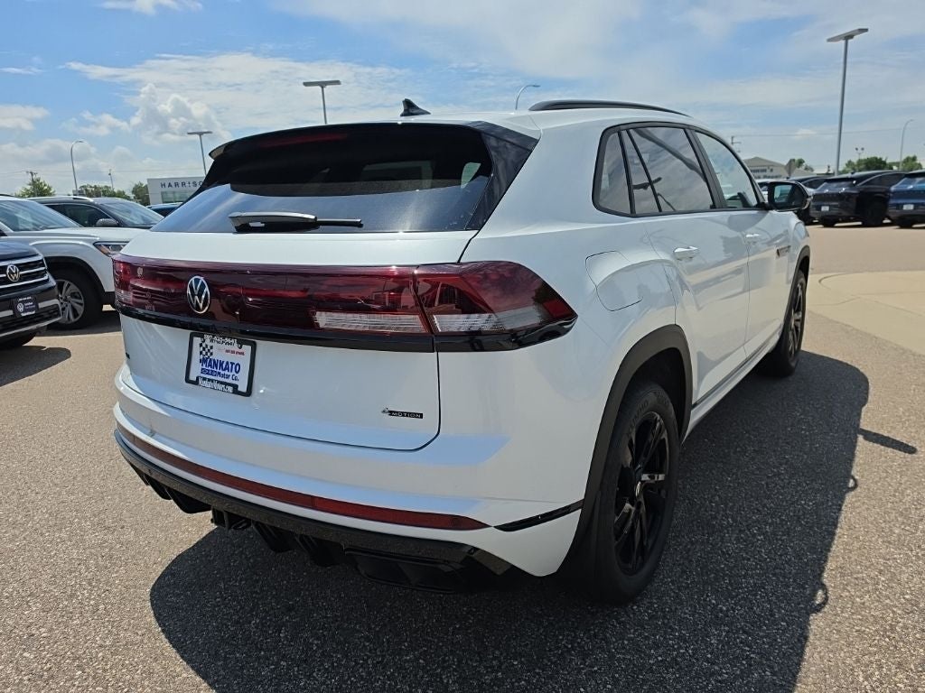 2026 Volkswagen Atlas Cross Sport 2.0T SEL R-Line Black