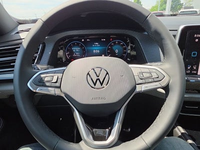 2026 Volkswagen Atlas Cross Sport 2.0T SEL R-Line Black