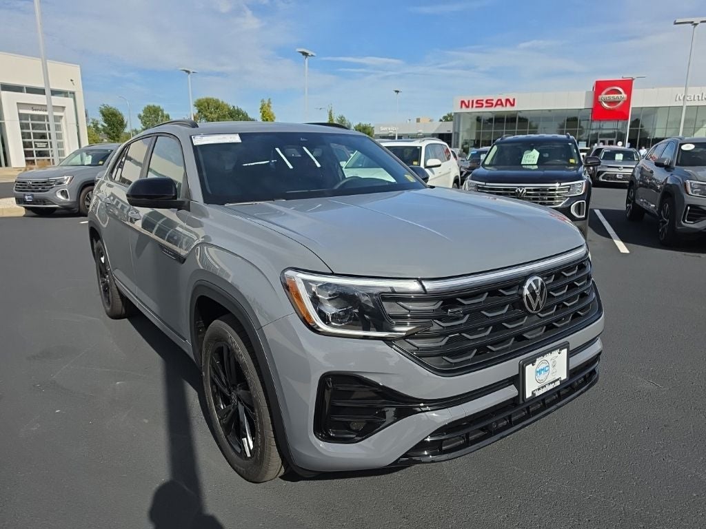 2026 Volkswagen Atlas Cross Sport SEL R-Line Black