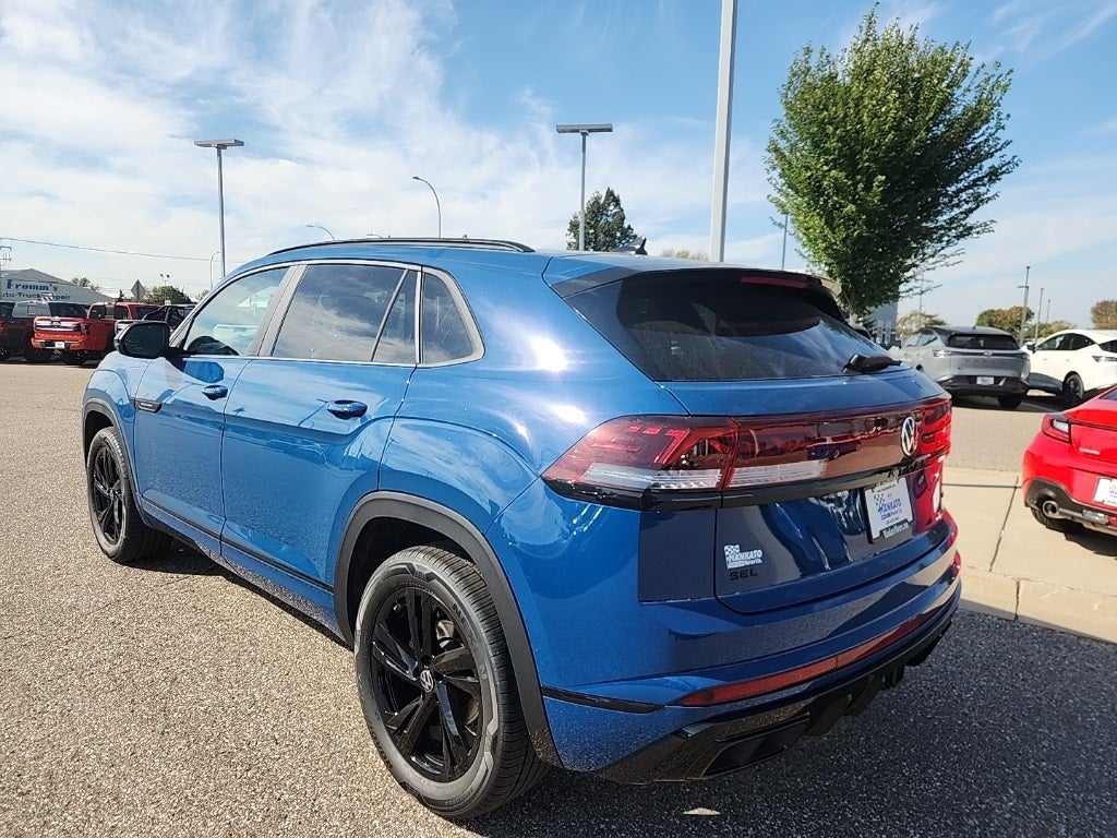 2026 Volkswagen Atlas Cross Sport 2.0T SEL R-Line Black