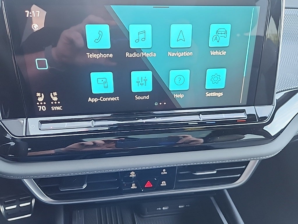 2026 Volkswagen Atlas Cross Sport 2.0T SEL R-Line Black